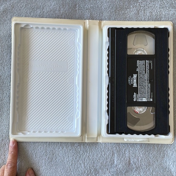 Walt Disney’s Fun and Fancy Free VHS Fully Restored Masterpiece Collection. - Picture 2 of 6